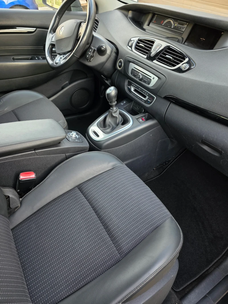 Renault Grand scenic 1.6dci Keyless Tv Panorama 7местен, снимка 12 - Автомобили и джипове - 53540320