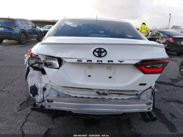 Toyota Camry SE - изображение 5