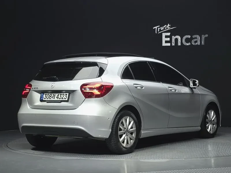Mercedes-Benz A 200, снимка 3 - Автомобили и джипове - 56360521
