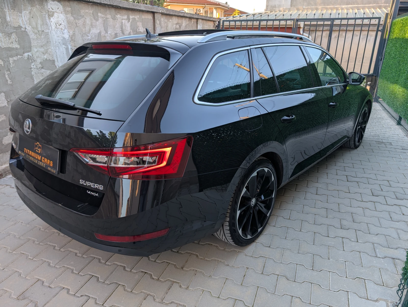 Skoda Superb 2.0TDI 190к.с.* 4х4* ДИСТРОНИК* KEYLESS* CANTON - изображение 5