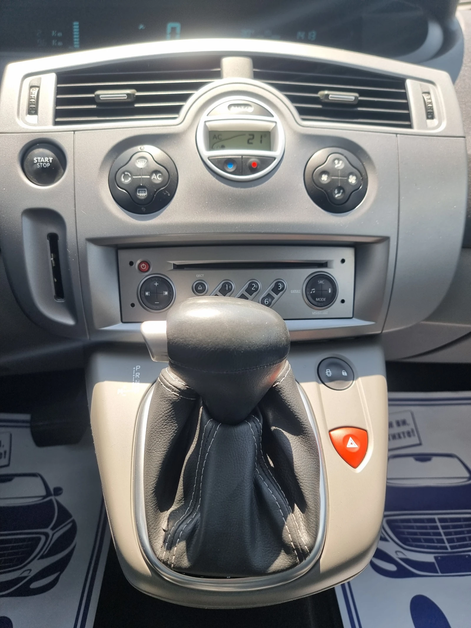 Renault Scenic 1.6i АВТОМАТИК КОЖА  - изображение 10