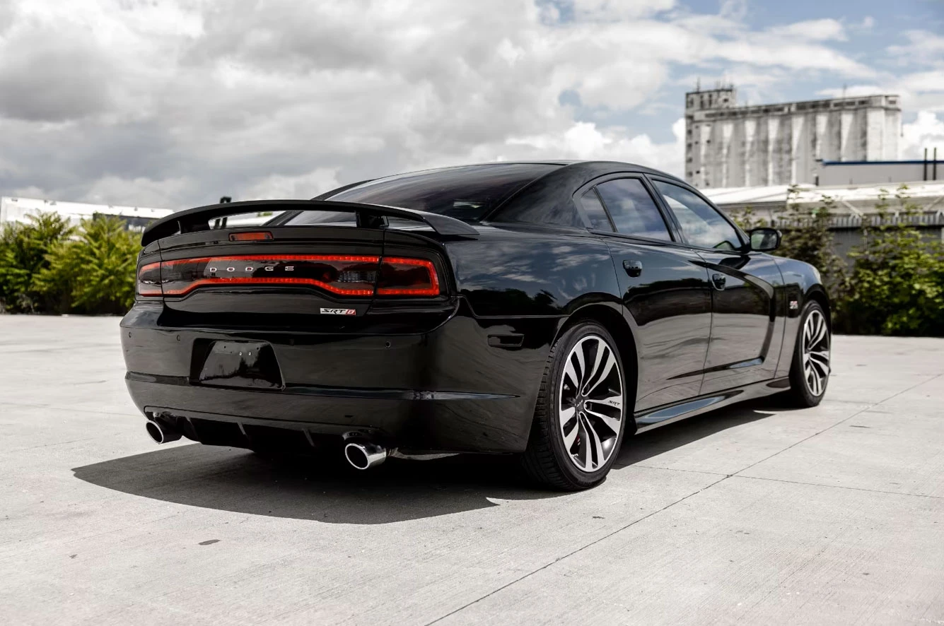 Dodge Charger 6, 4 V8 HEMI SRT8 - изображение 5