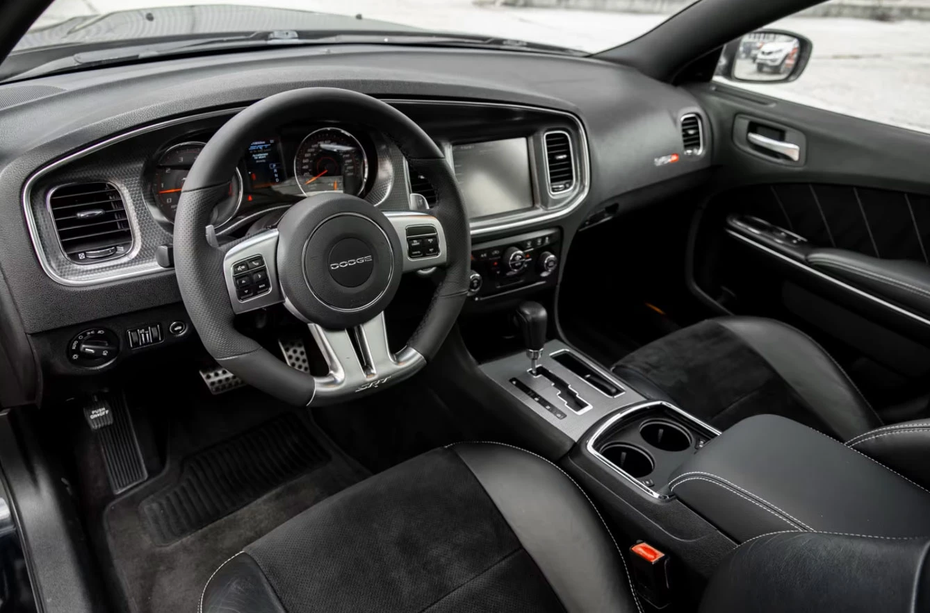 Dodge Charger 6, 4 V8 HEMI SRT8 - изображение 10