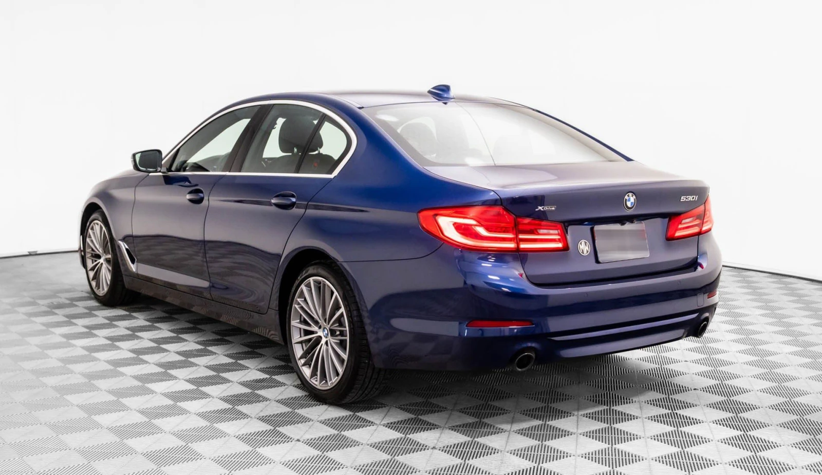 BMW 530 xDrive ГАРАНЦИЯ - изображение 3