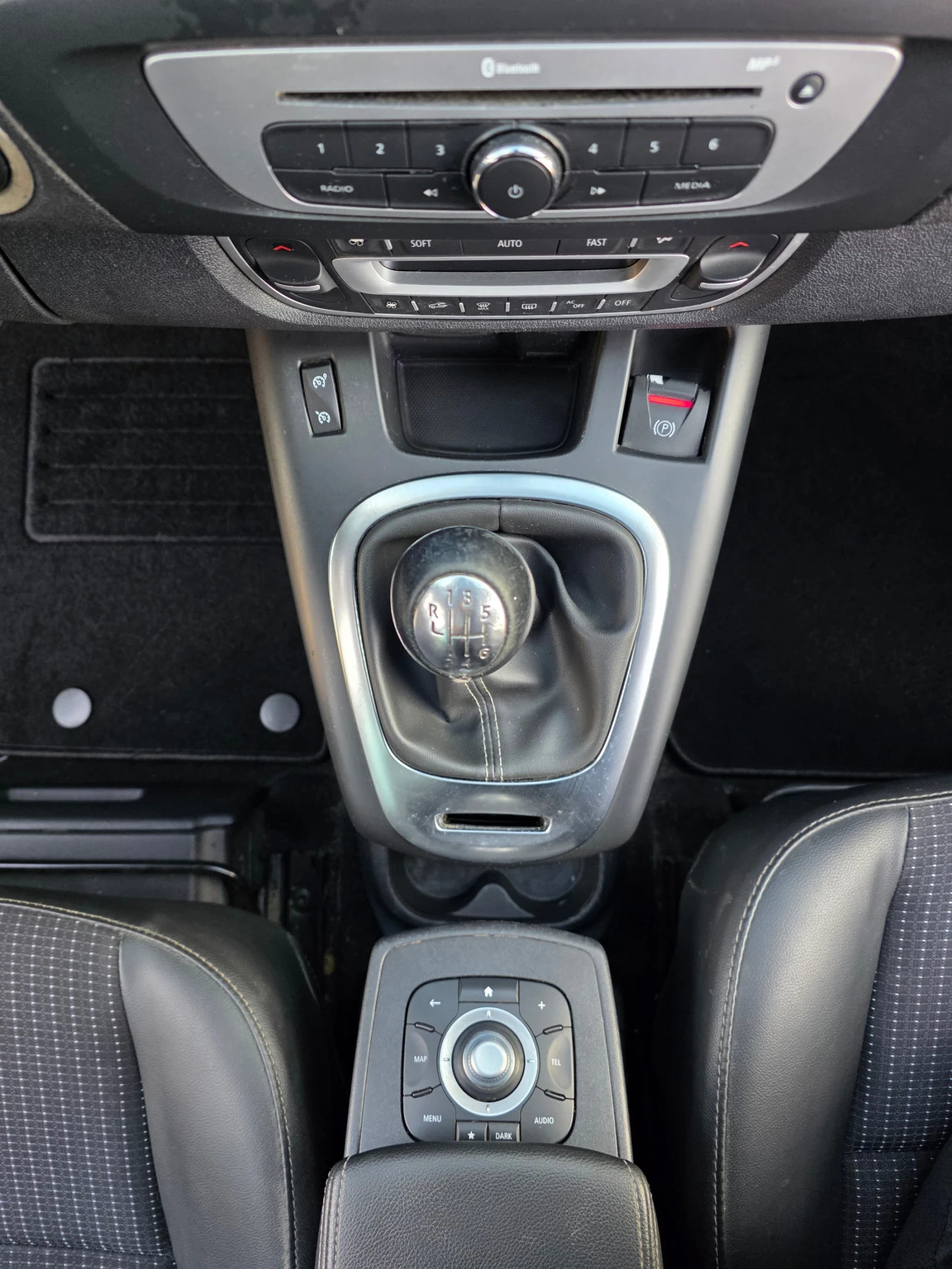 Renault Grand scenic 1.6dci Keyless Tv Panorama 7местен - изображение 10