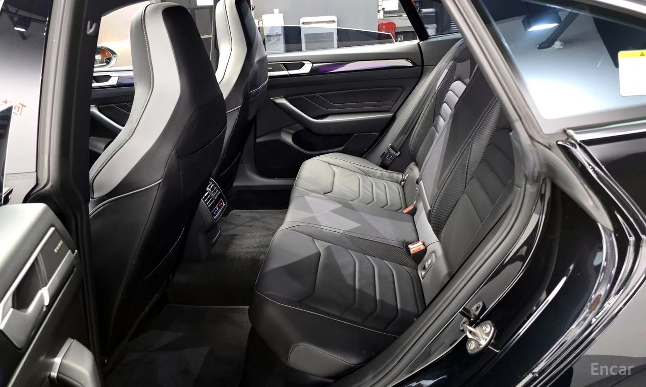 VW Arteon 2.0* TDI* R* LINE* 4MOTION* HARMON* KARDON* LANE* , снимка 14 - Автомобили и джипове - 55004621