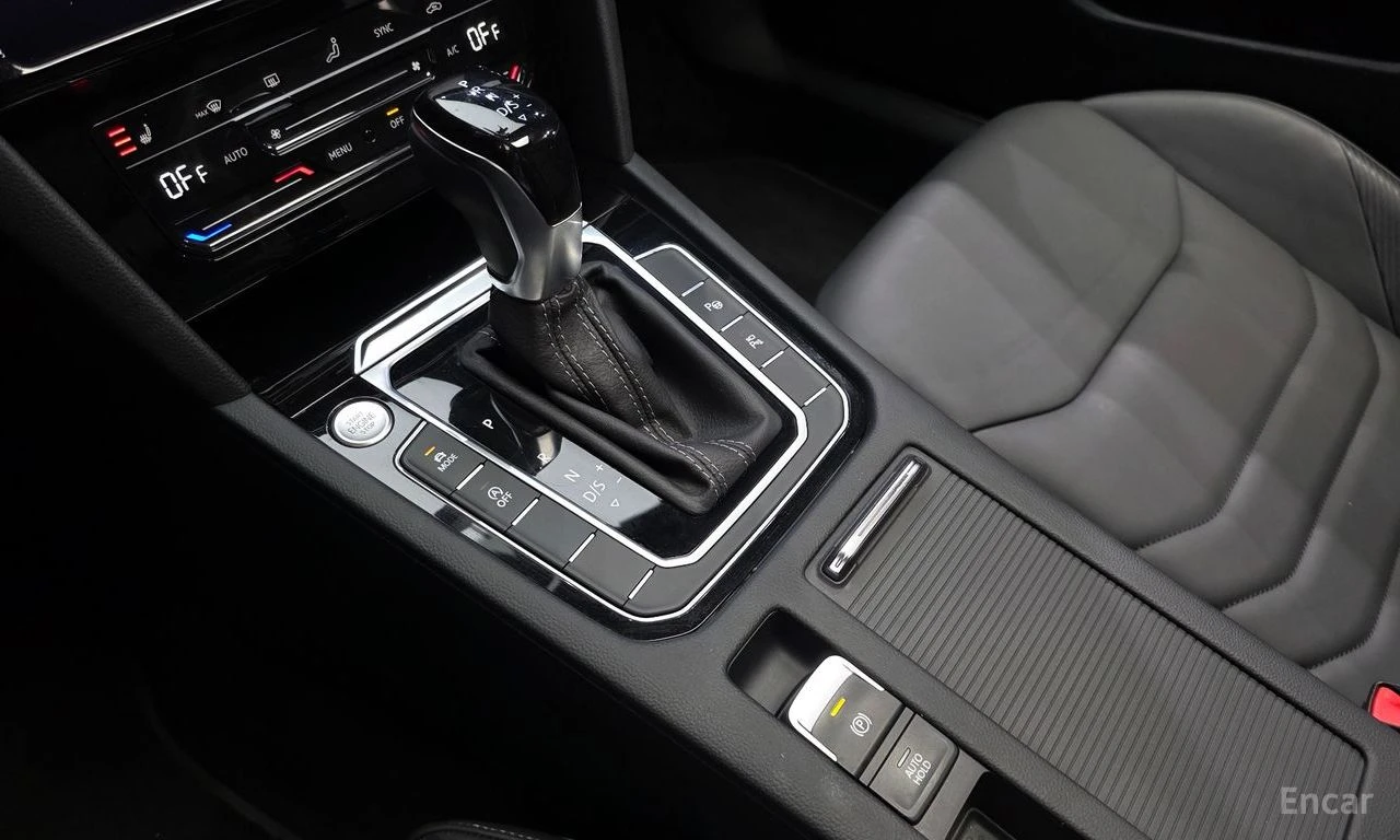 VW Arteon 2.0* TDI* R* LINE* 4MOTION* HARMON* KARDON* LANE* , снимка 8 - Автомобили и джипове - 55004621
