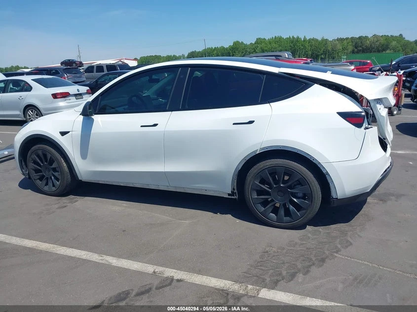 Tesla Model Y 2023 TESLA MODEL Y AWD * DUAL M* Long RANGE, снимка 5 - Автомобили и джипове - 55038479