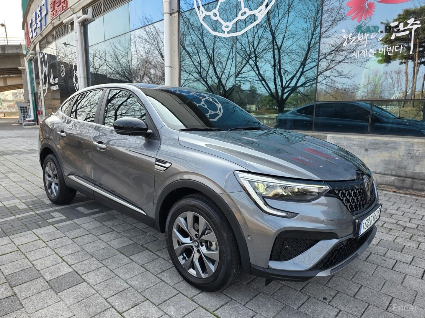 Renault Arkana * GTe* EVOLUTION* KEYLESS* Camera* ПОДГРЕВ* , снимка 3 - Автомобили и джипове - 55061432
