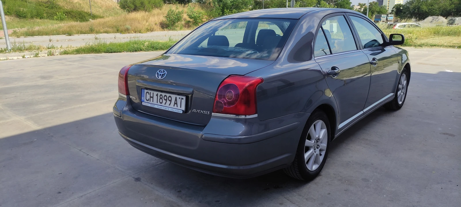 Toyota Avensis 1.8i бензин/газ, снимка 5 - Автомобили и джипове - 55068877