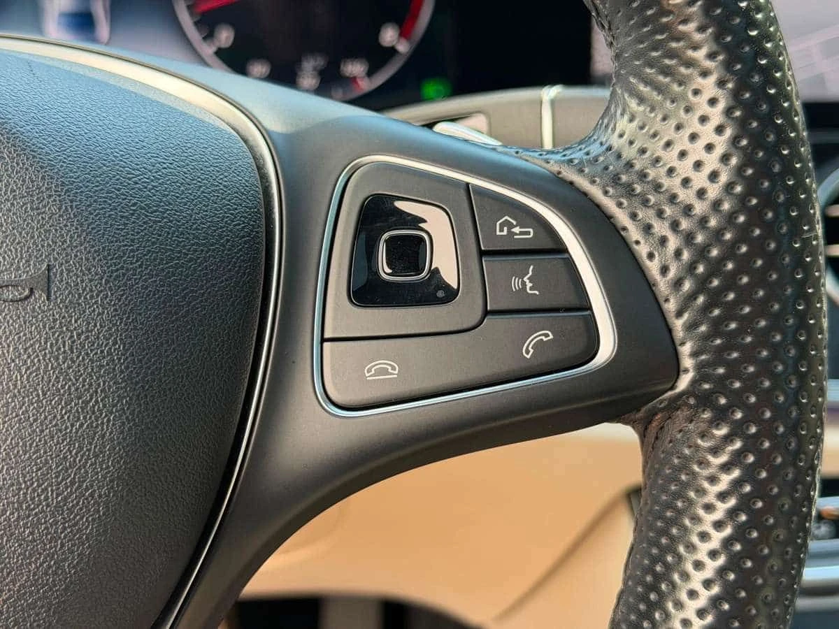 Mercedes-Benz E 400 AMG PCKG| ONE OWNER| CLEAN CARFAX , снимка 9 - Автомобили и джипове - 55572868