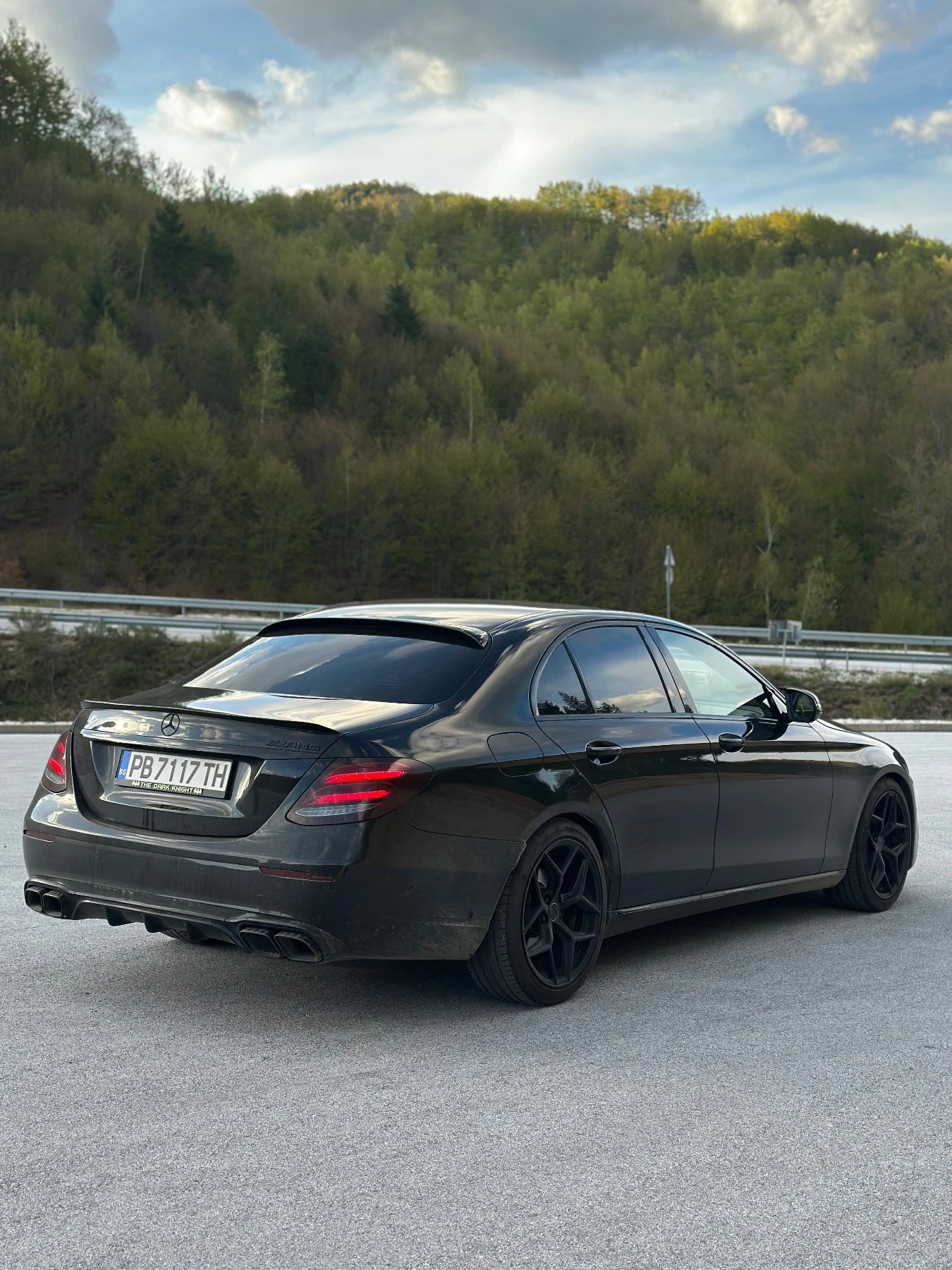 Mercedes-Benz E 220, снимка 4 - Автомобили и джипове - 55579043