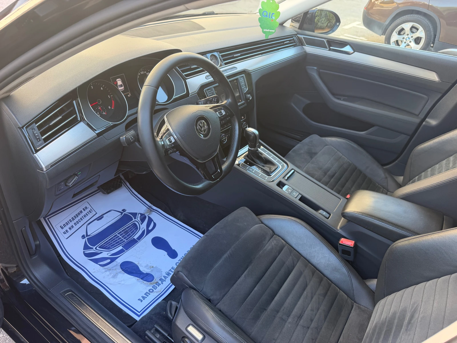 VW Passat 2.0TDI / DSG / Highline, снимка 8 - Автомобили и джипове - 56213053