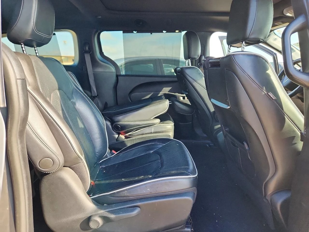 Chrysler Pacifica, снимка 11 - Автомобили и джипове - 56689883