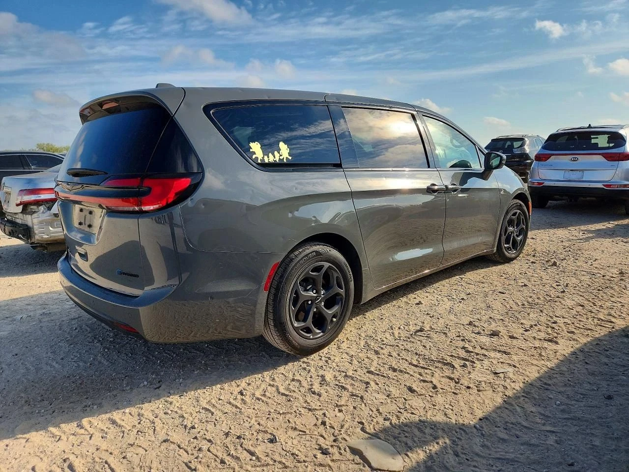 Chrysler Pacifica, снимка 3 - Автомобили и джипове - 56689883