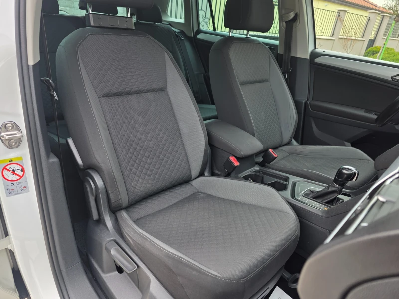 VW Tiguan 2.0 TDI R-LINE НАПЪЛНО ОБСЛУЖЕН , снимка 13 - Автомобили и джипове - 52713682