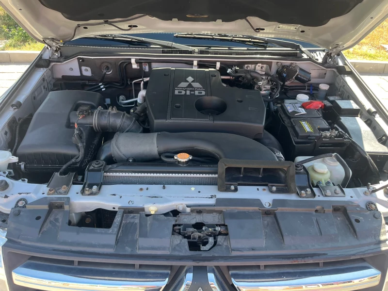 Mitsubishi Pajero, снимка 11 - Автомобили и джипове - 53167512