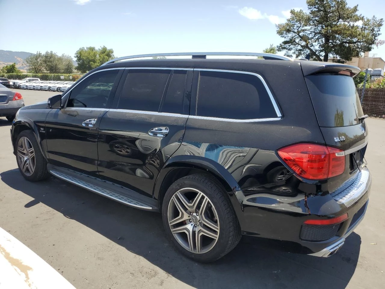 Mercedes-Benz GL 63 AMG Обдух* Harman/Kardon* 360* Въздух* Пано* DESIGNO*  - изображение 6