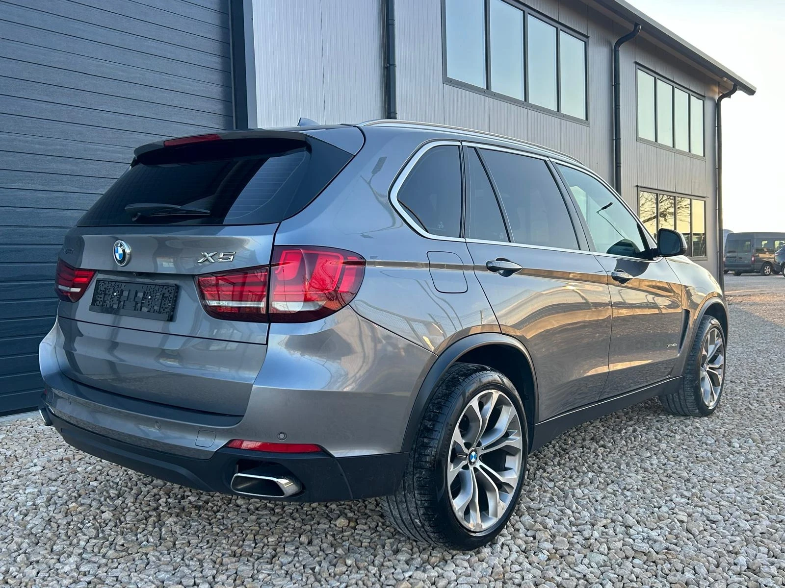 BMW X5 4.0 E plug in хибрид бензин - изображение 7