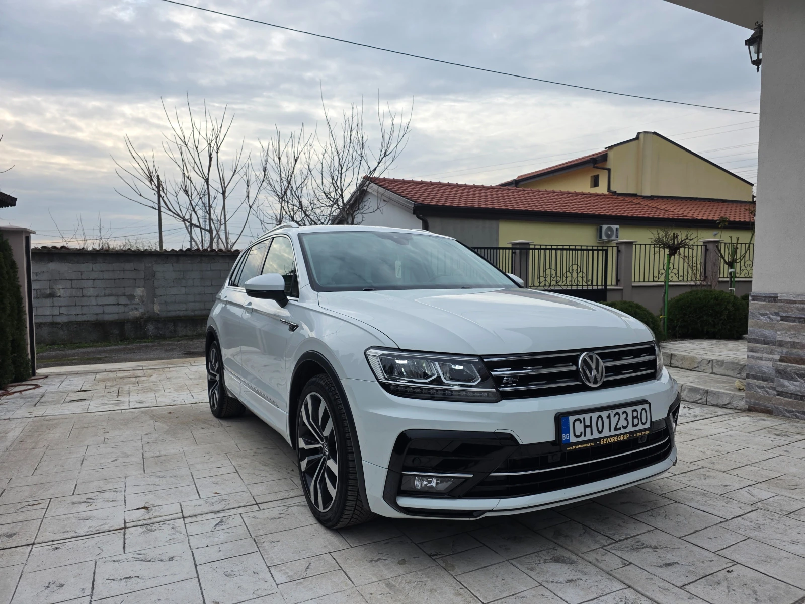 VW Tiguan 2.0 TDI R-LINE    | Mobile.bg   3