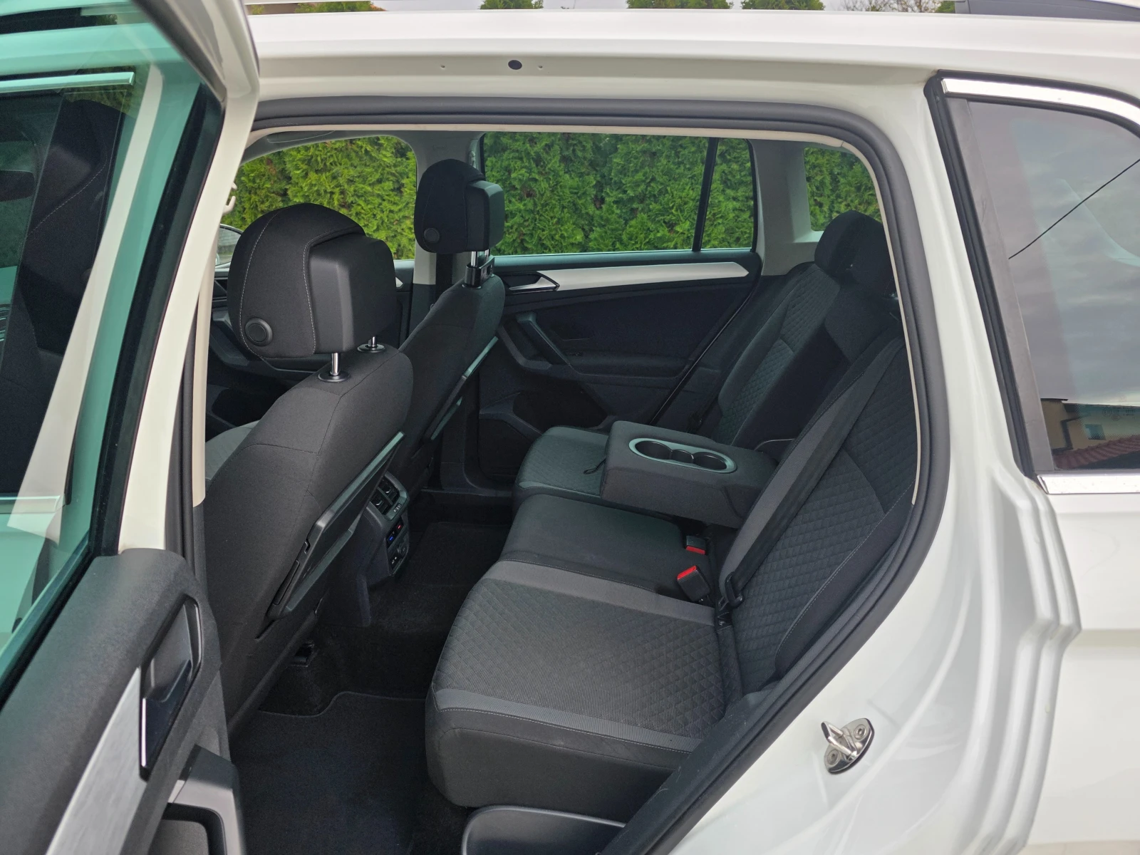 VW Tiguan 2.0 TDI R-LINE    | Mobile.bg   9