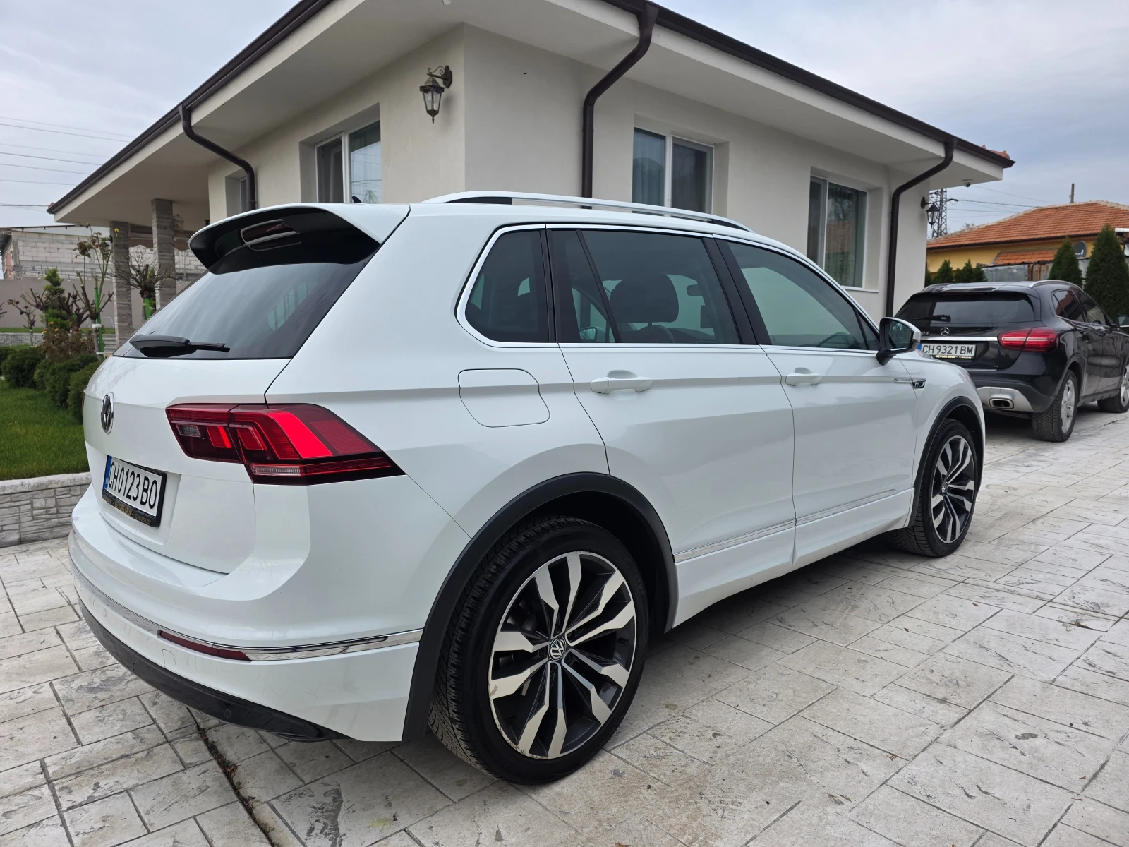 VW Tiguan 2.0 TDI R-LINE    | Mobile.bg   4