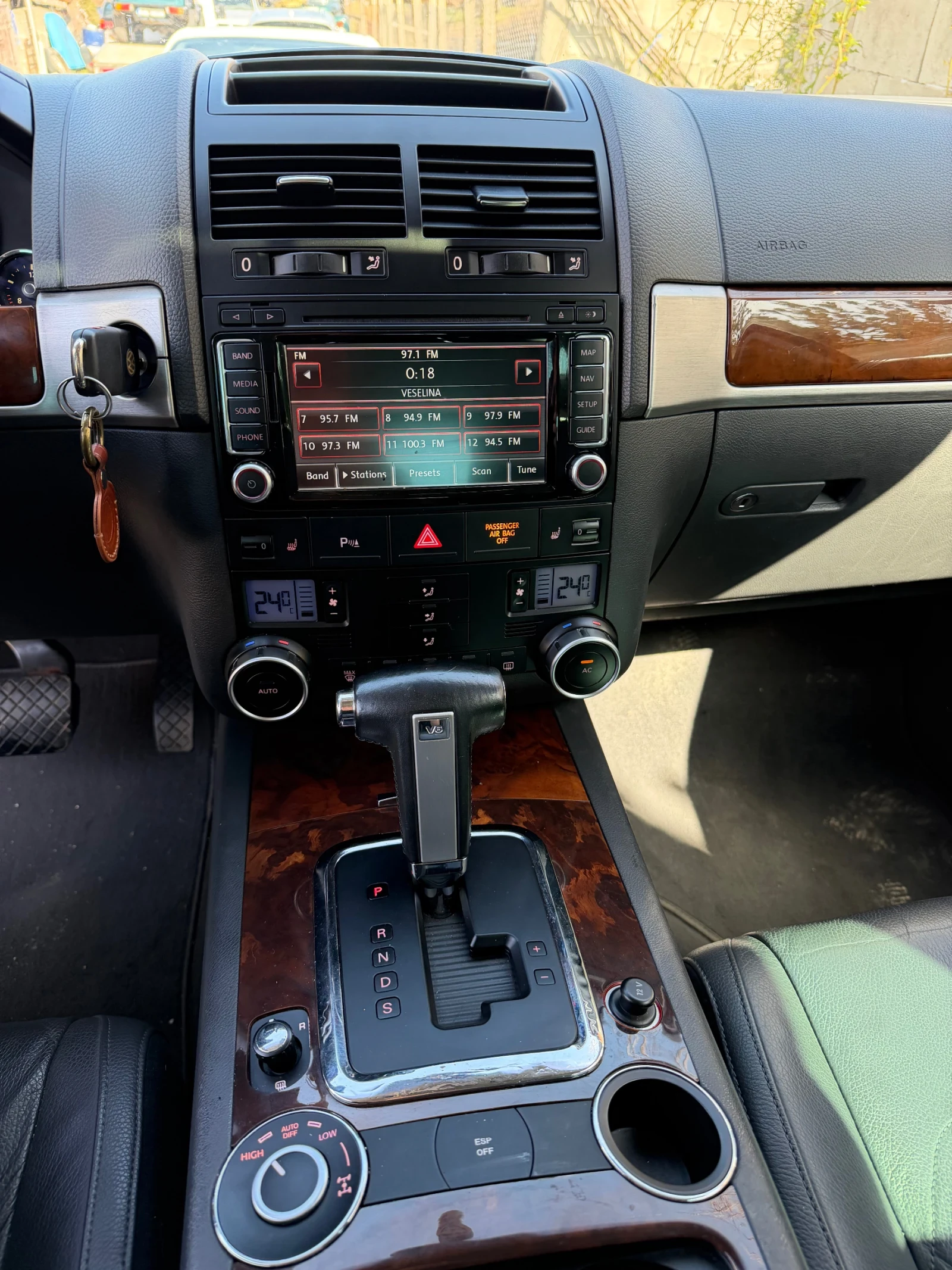 VW Touareg, снимка 12 - Автомобили и джипове - 53940049