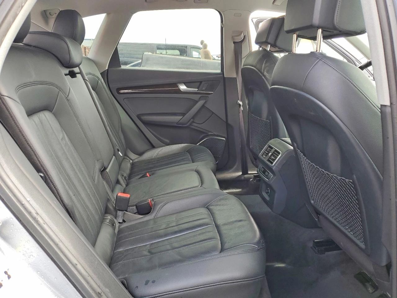 Audi Q5 PREMIUM* ДИГИТАЛНО* ТАБЛО* KEYLESS* КОЖА* ПОДГРЕВ*, снимка 11 - Автомобили и джипове - 53998538