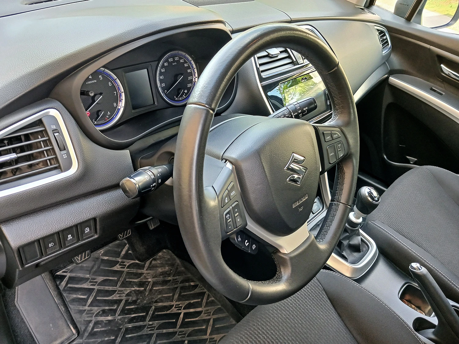 Suzuki SX4 S-Cross GL+ , снимка 11 - Автомобили и джипове - 54495524