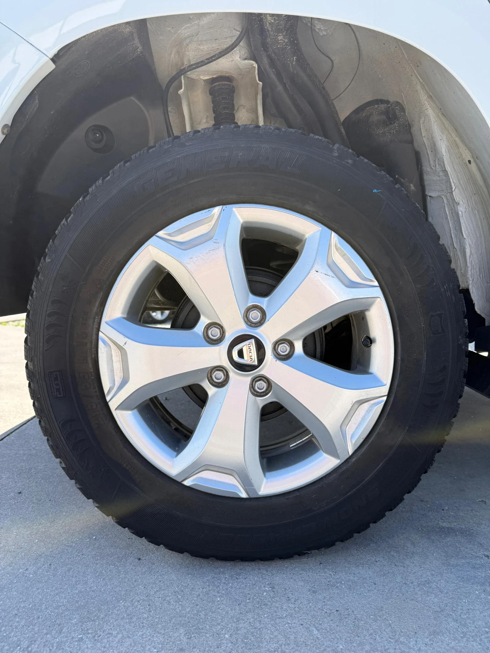 Dacia Duster 1.6 GPL, снимка 17 - Автомобили и джипове - 54720445