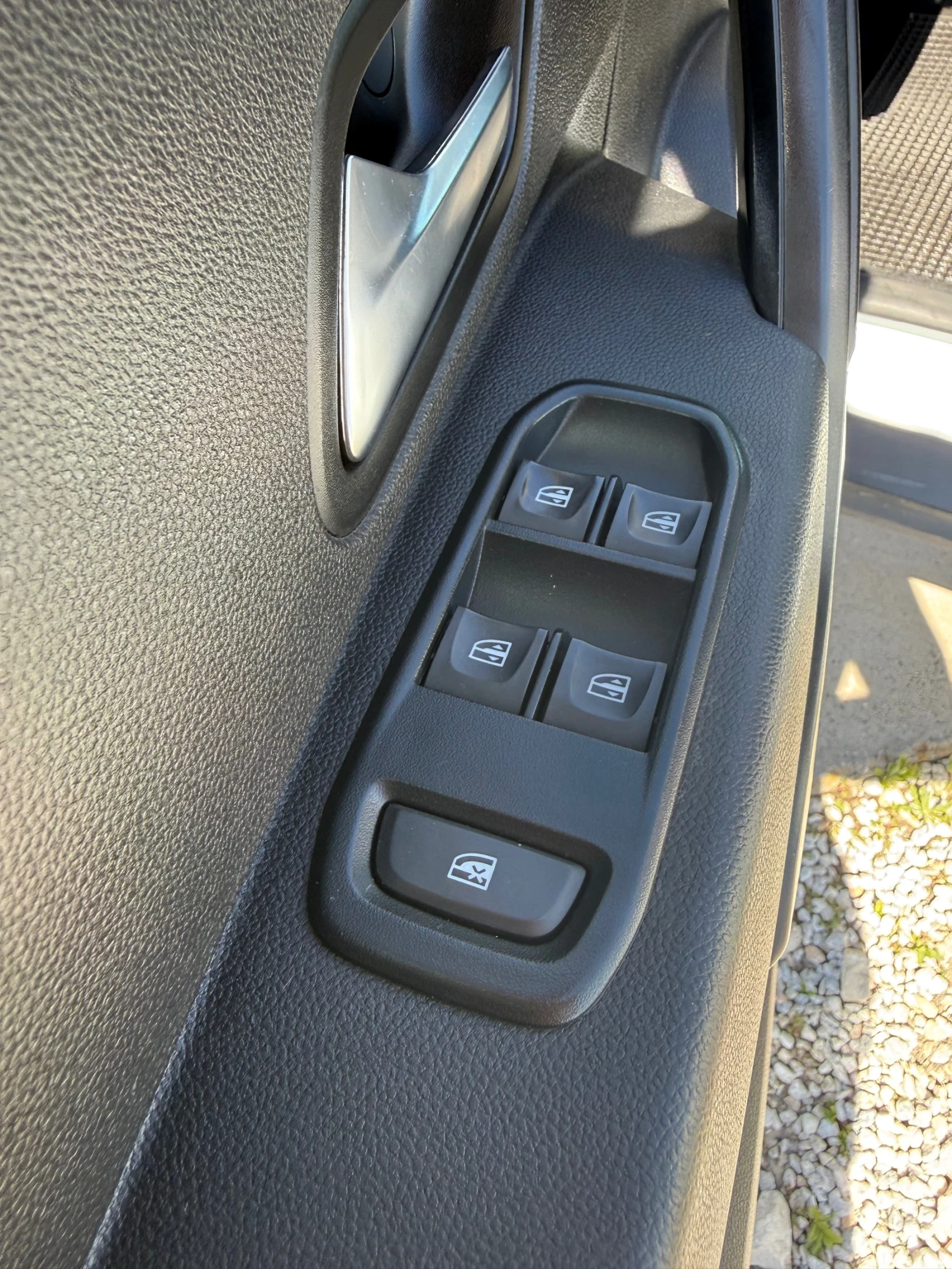 Dacia Duster 1.6 GPL, снимка 13 - Автомобили и джипове - 54720445