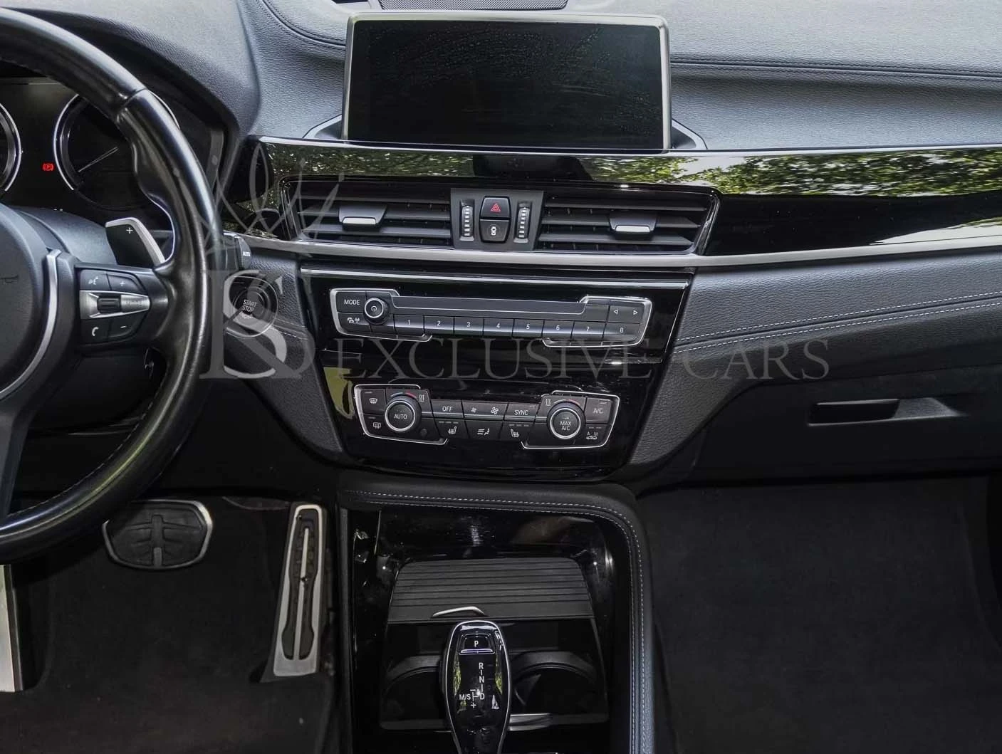 BMW X2 xDRIVE 20D* M-SPORT* PANORAMA* HARMAN KARDON* , снимка 9 - Автомобили и джипове - 54853466