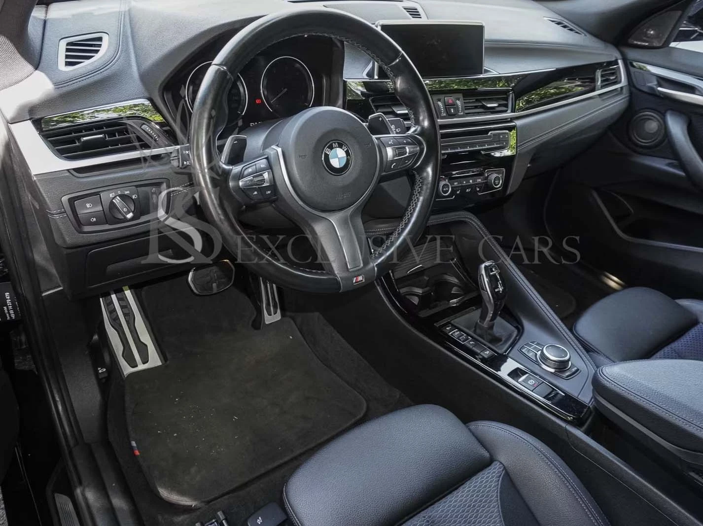 BMW X2 xDRIVE 20D* M-SPORT* PANORAMA* HARMAN KARDON* , снимка 4 - Автомобили и джипове - 54853466