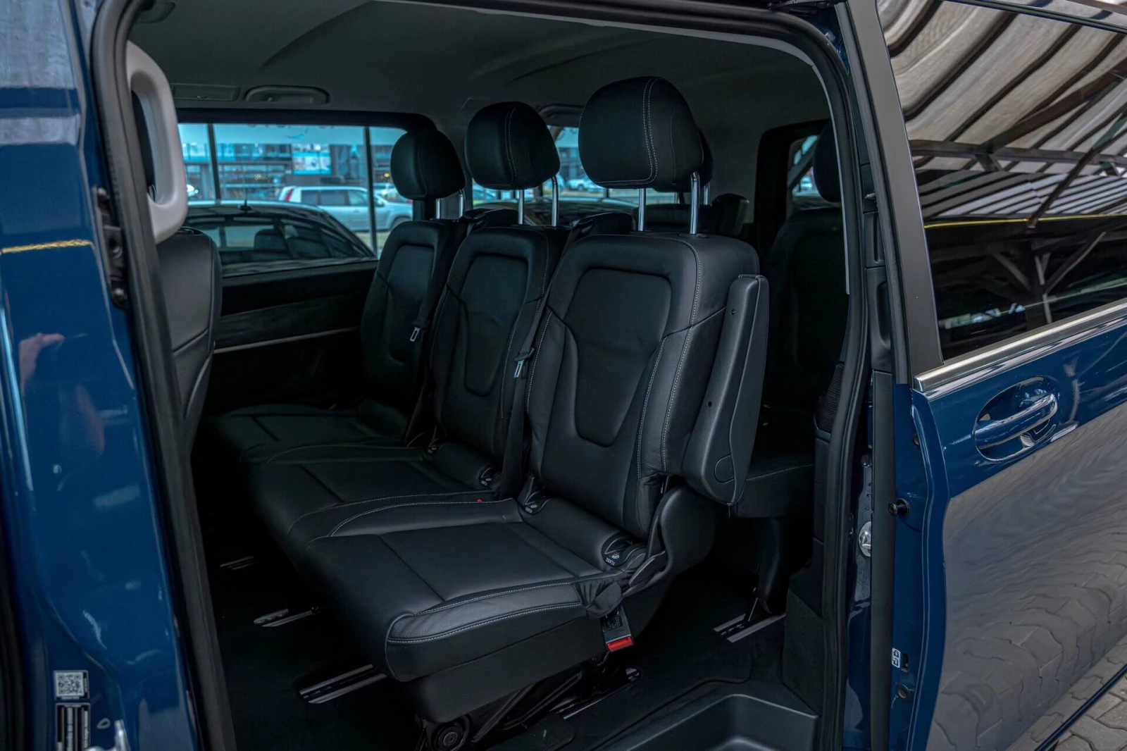 Mercedes-Benz EQV 300/LONG/Avantgarde Line/PDC/Thermotronic/100kWh, снимка 8 - Автомобили и джипове - 54896609