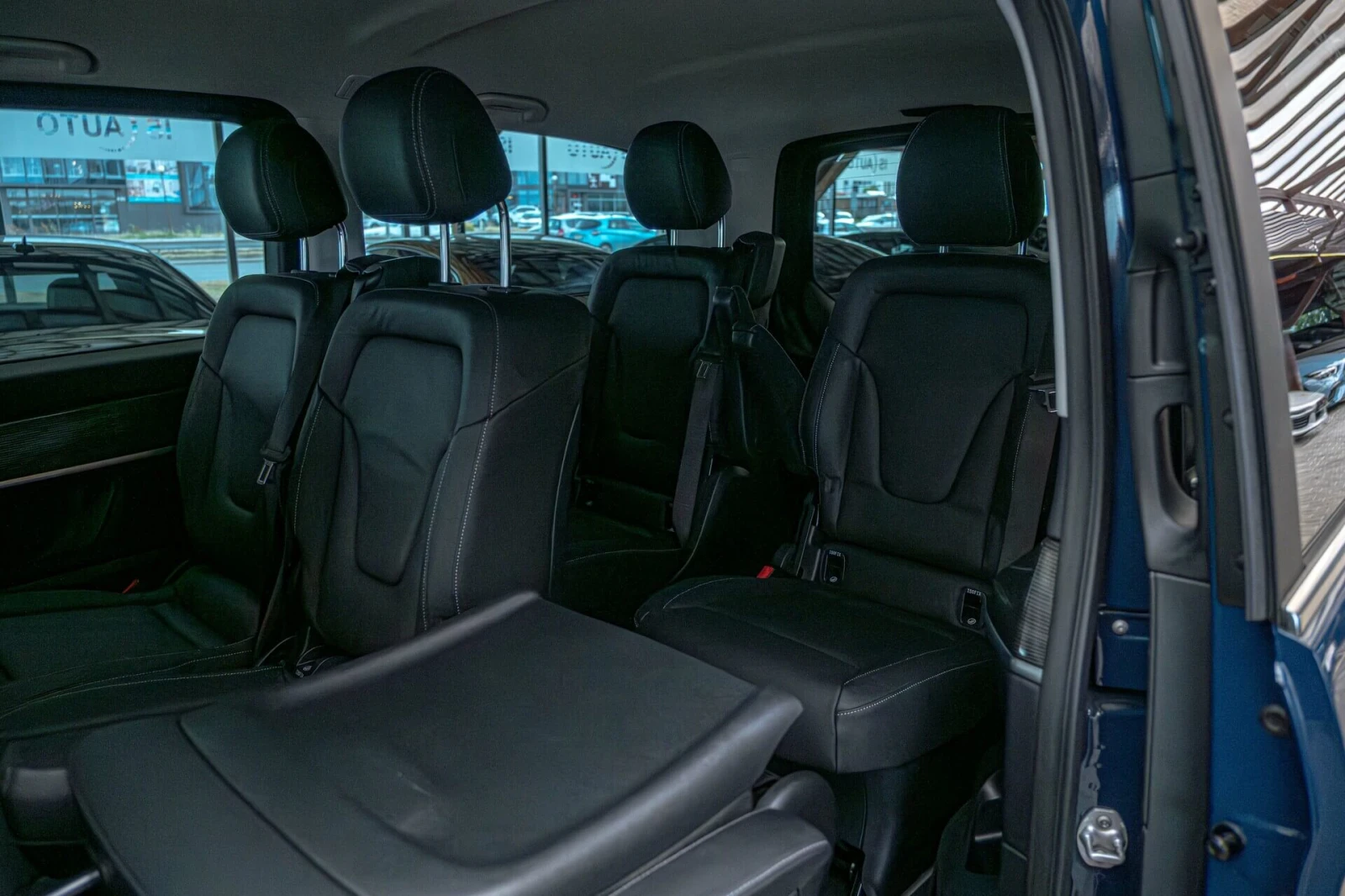 Mercedes-Benz EQV 300/LONG/Avantgarde Line/PDC/Thermotronic/100kWh, снимка 9 - Автомобили и джипове - 54896609