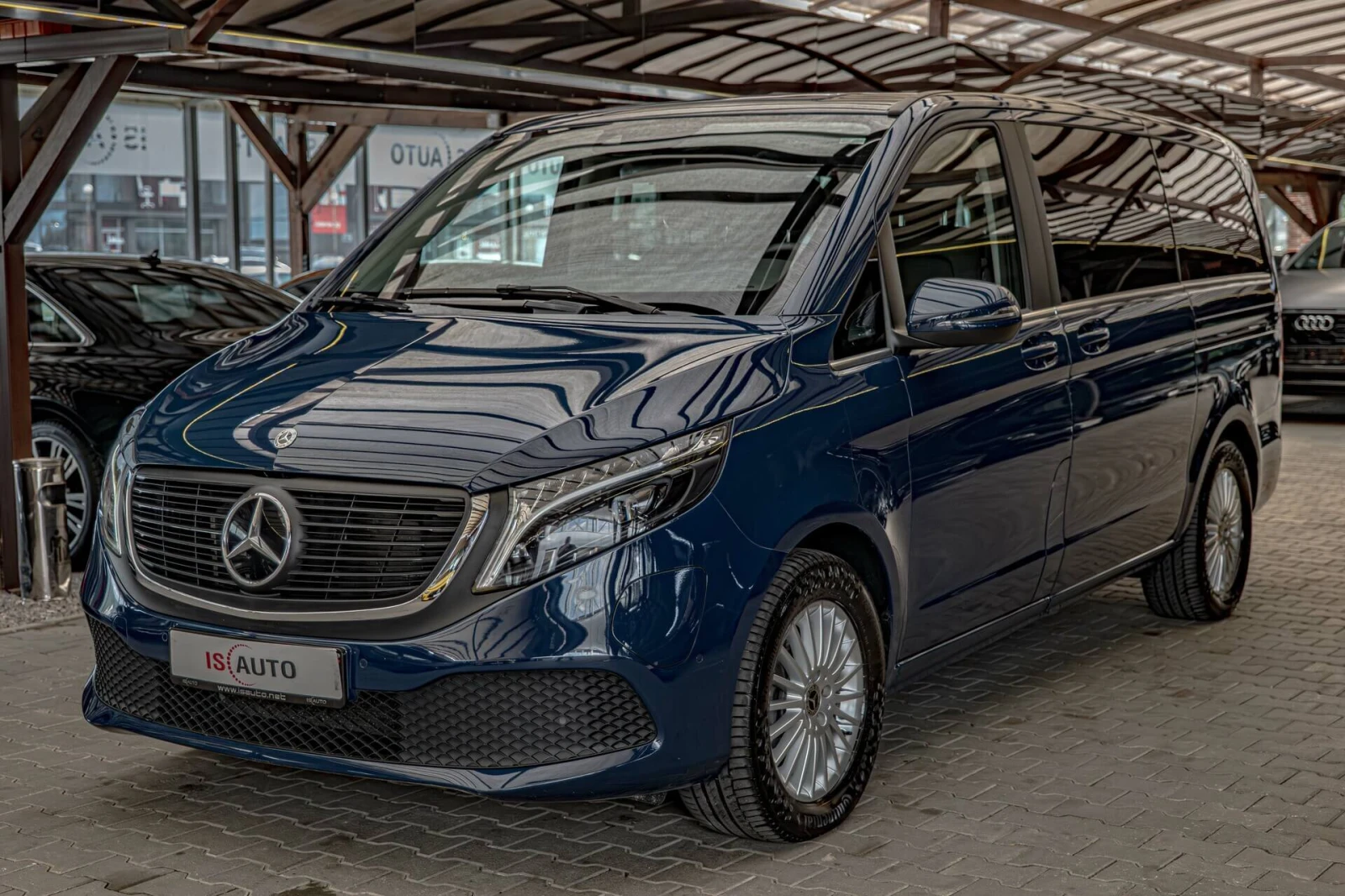Mercedes-Benz EQV 300/LONG/Avantgarde Line/PDC/Thermotronic/100kWh, снимка 3 - Автомобили и джипове - 54896609