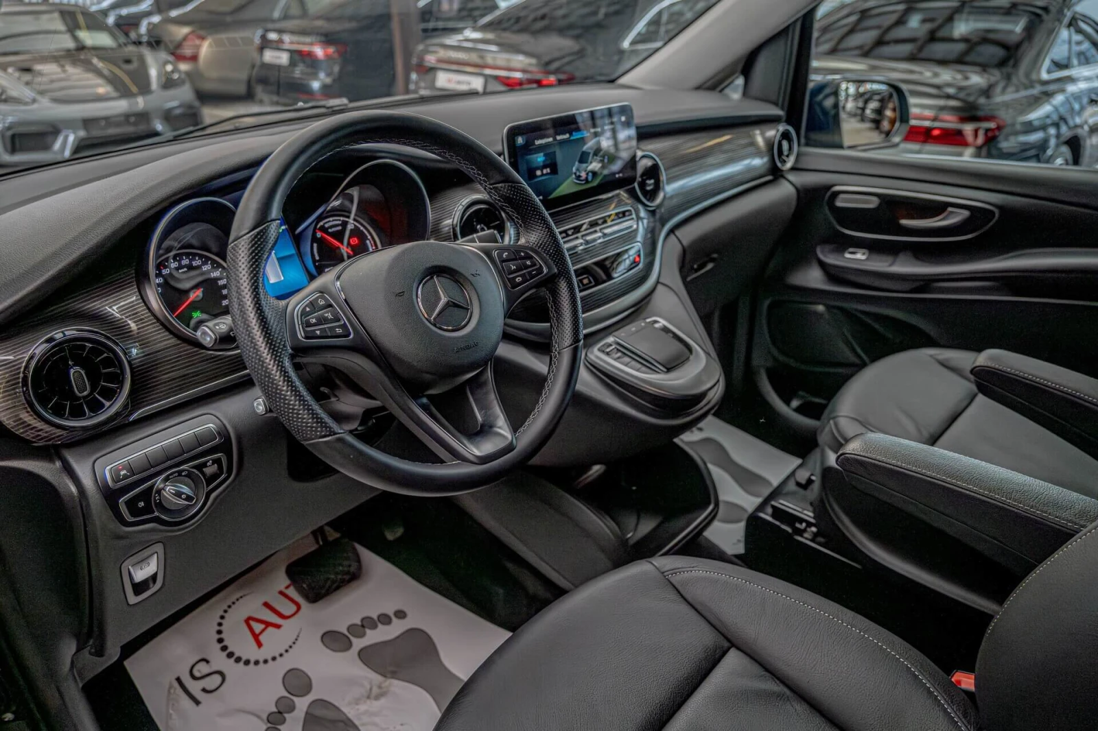 Mercedes-Benz EQV 300/LONG/Avantgarde Line/PDC/Thermotronic/100kWh, снимка 6 - Автомобили и джипове - 54896609