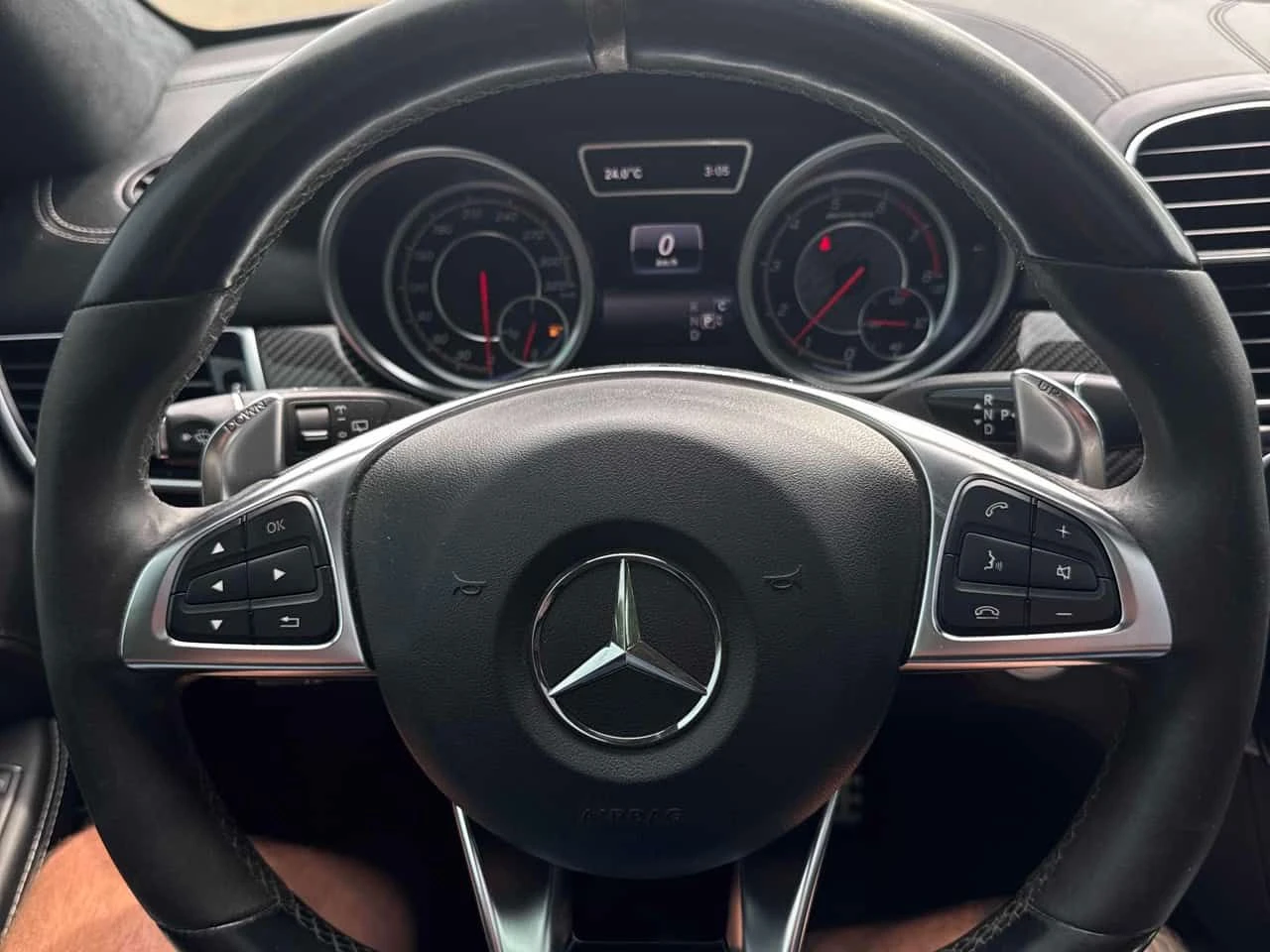 Mercedes-Benz GLE 63 S AMG * CARFAX * ЦЕНА ДО БГ, снимка 6 - Автомобили и джипове - 55014263