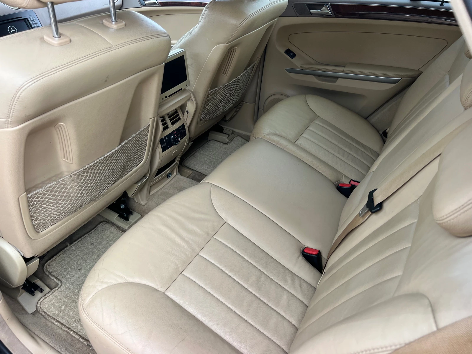 Mercedes-Benz ML 320 4MATIC/XENON/3xTW/OBDUHVANE/MASAJ/PODGREV/FULL/MAX, снимка 13 - Автомобили и джипове - 55075859