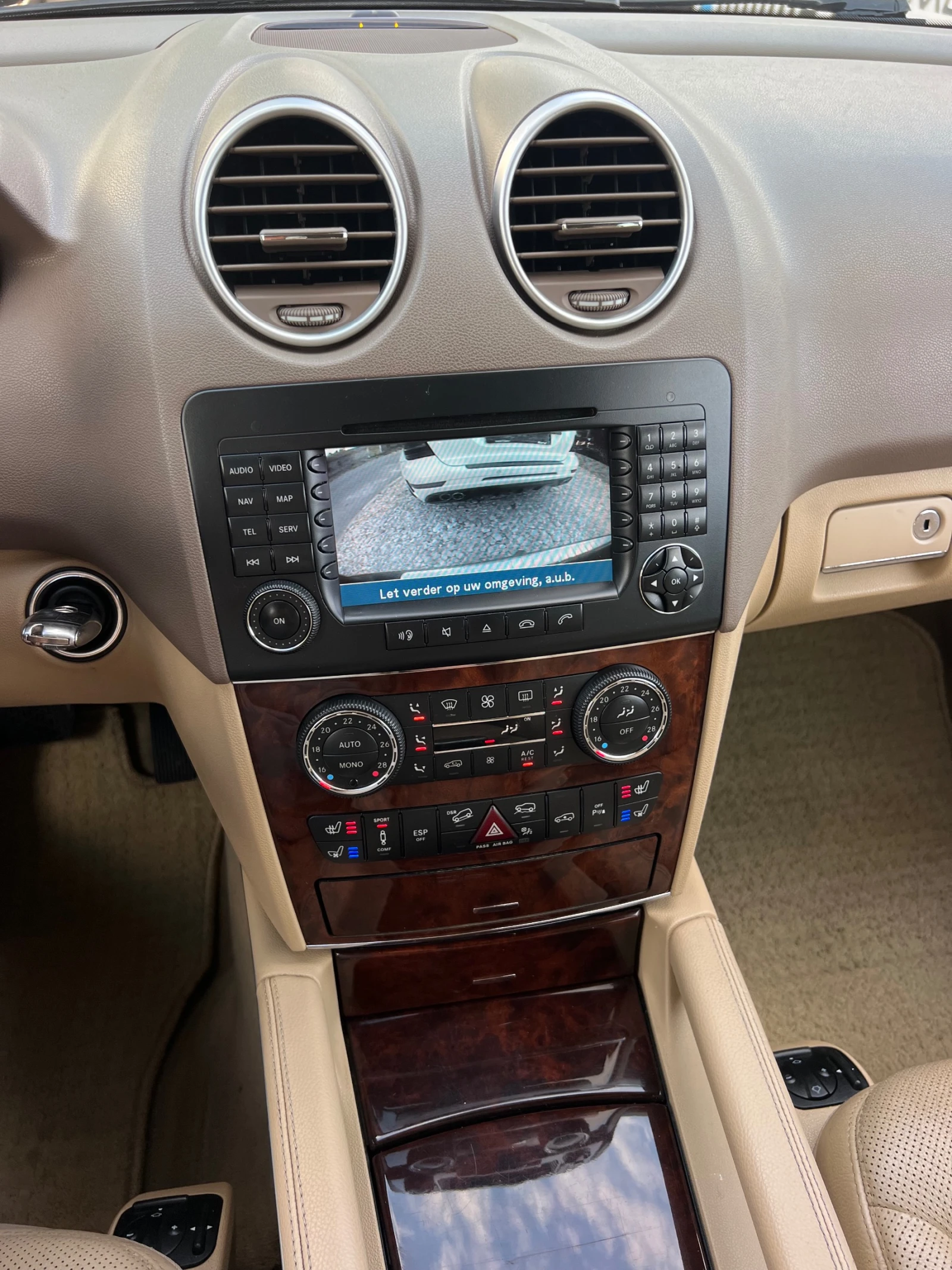Mercedes-Benz ML 320 4MATIC/XENON/3xTW/OBDUHVANE/MASAJ/PODGREV/FULL/MAX, снимка 11 - Автомобили и джипове - 55075859