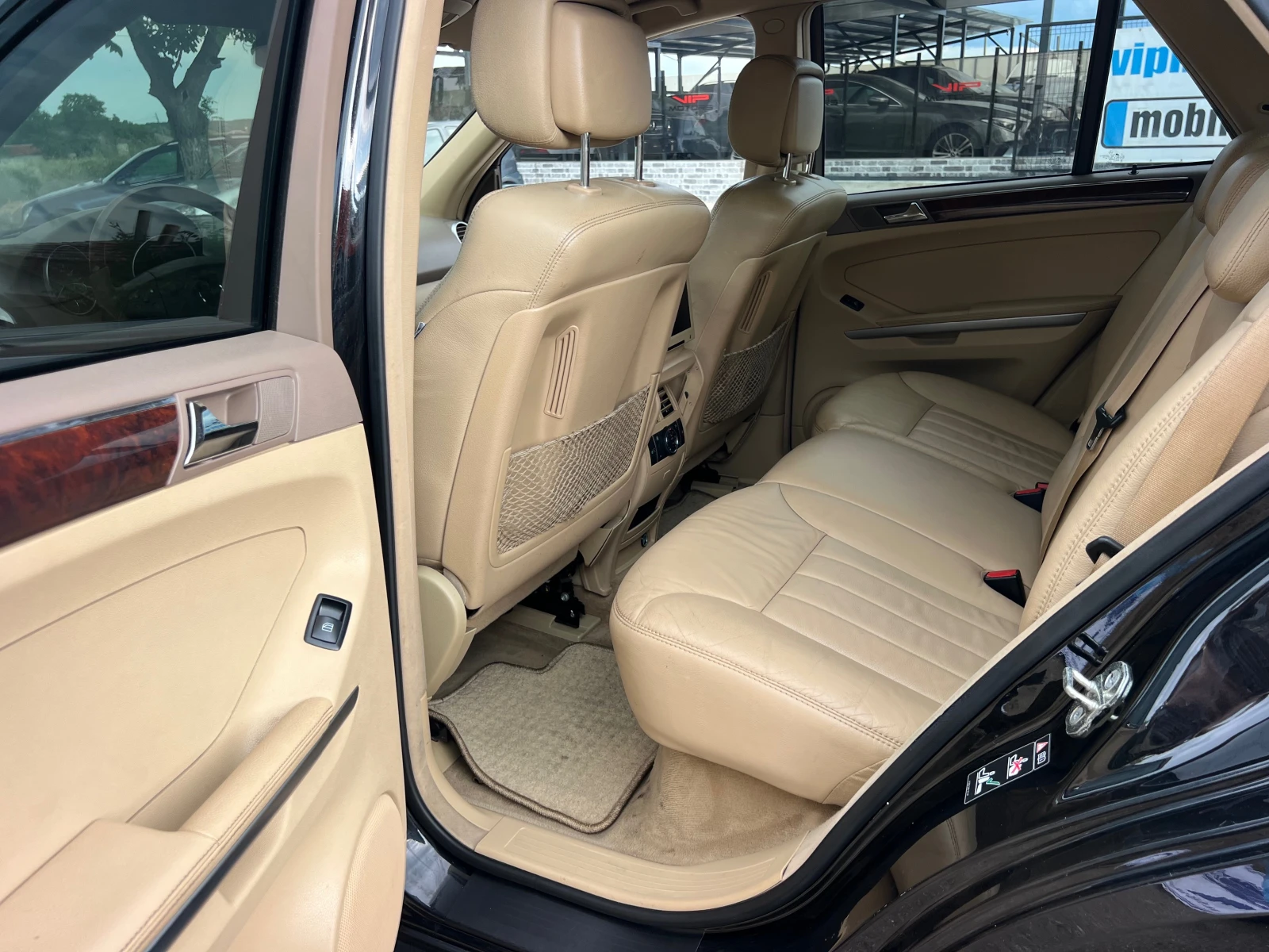 Mercedes-Benz ML 320 4MATIC/XENON/3xTW/OBDUHVANE/MASAJ/PODGREV/FULL/MAX, снимка 12 - Автомобили и джипове - 55075859