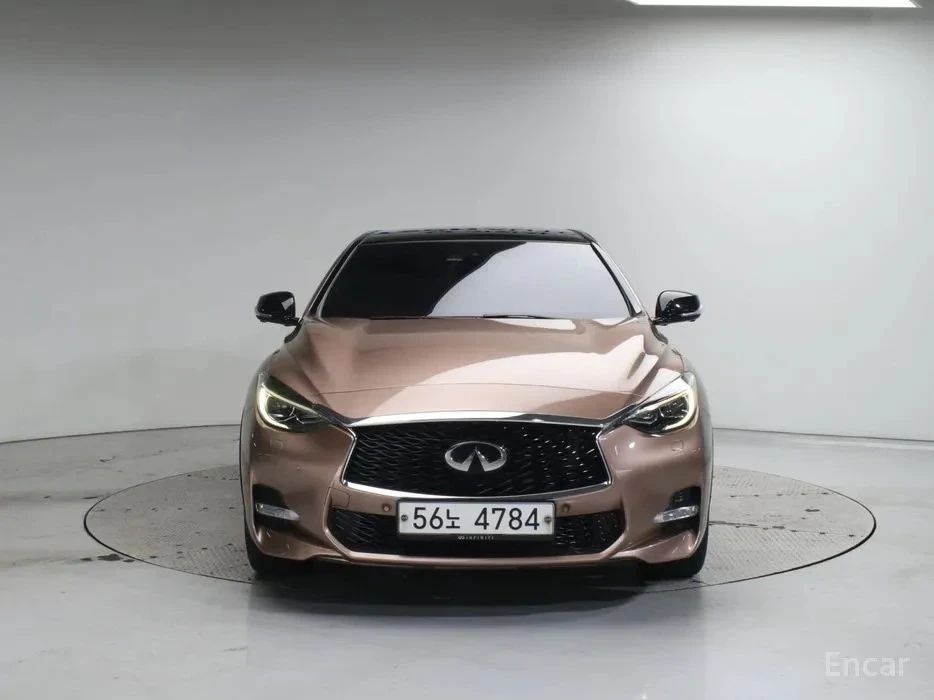 Infiniti Q30 2.0L Carfax, снимка 2 - Автомобили и джипове - 55139682