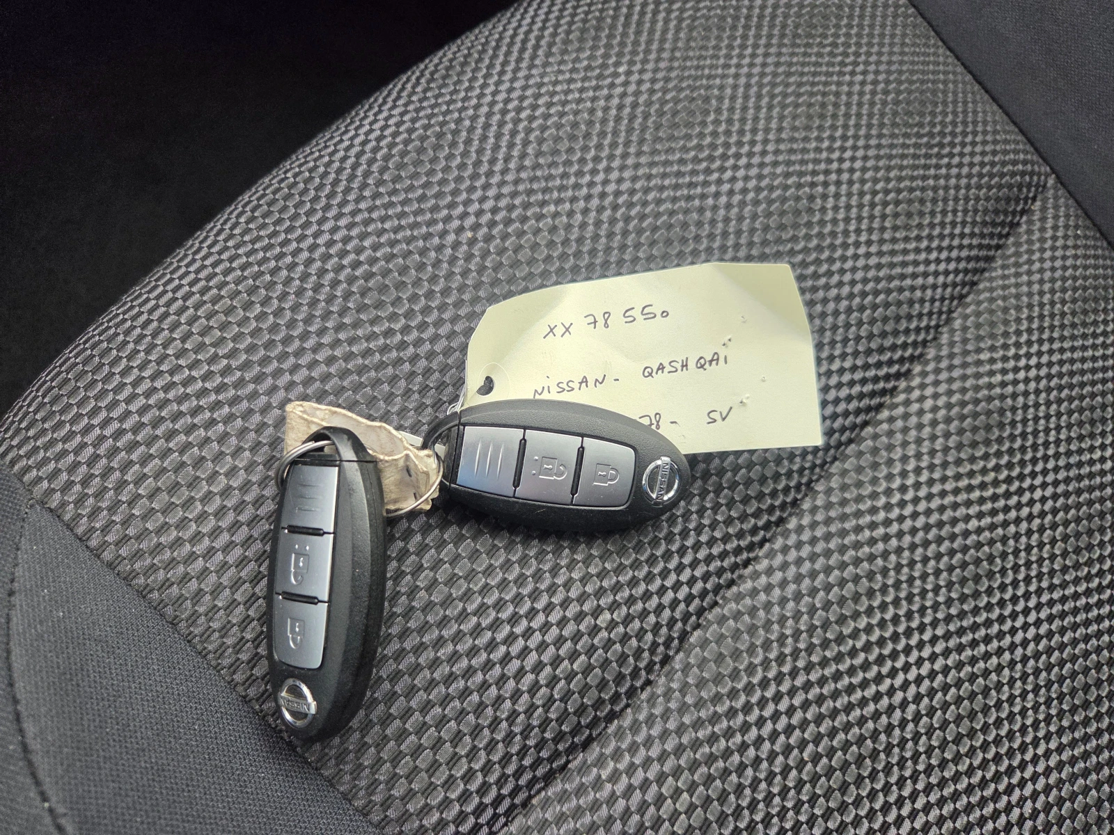 Nissan Qashqai 1.2 T* TEKNA* CAYLESS GO* NAVI* 360-KAMERA* * , снимка 9 - Автомобили и джипове - 55740199
