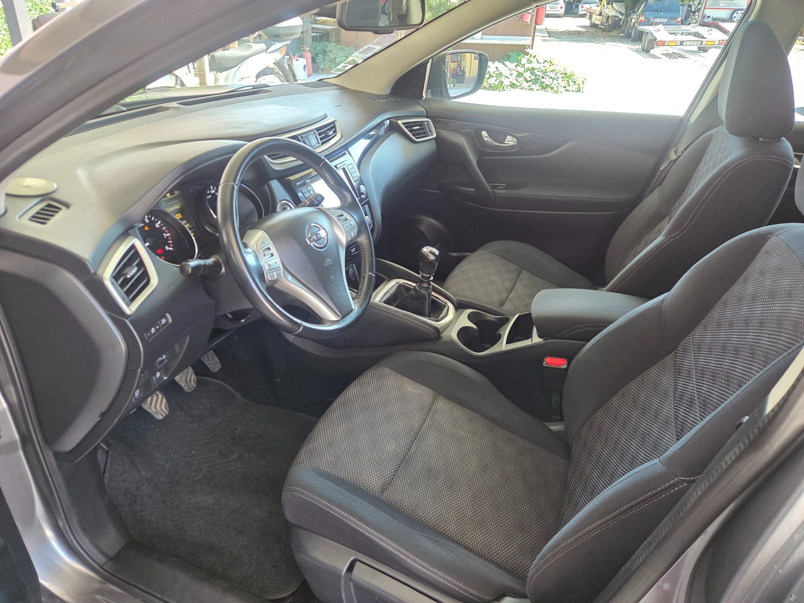 Nissan Qashqai 1.2 T* TEKNA* CAYLESS GO* NAVI* 360-KAMERA* * , снимка 10 - Автомобили и джипове - 55740199
