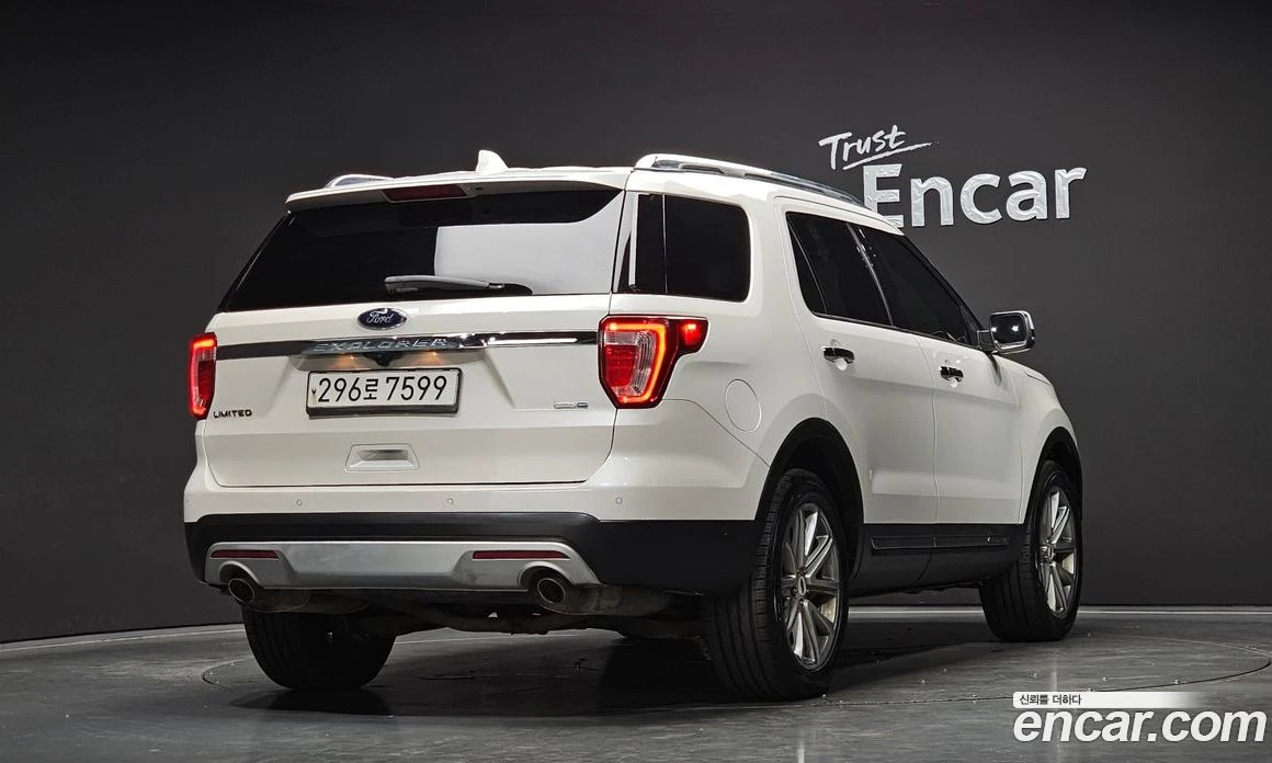 Ford Explorer 2.3 Limited 4WD 5th, снимка 2 - Автомобили и джипове - 55907662