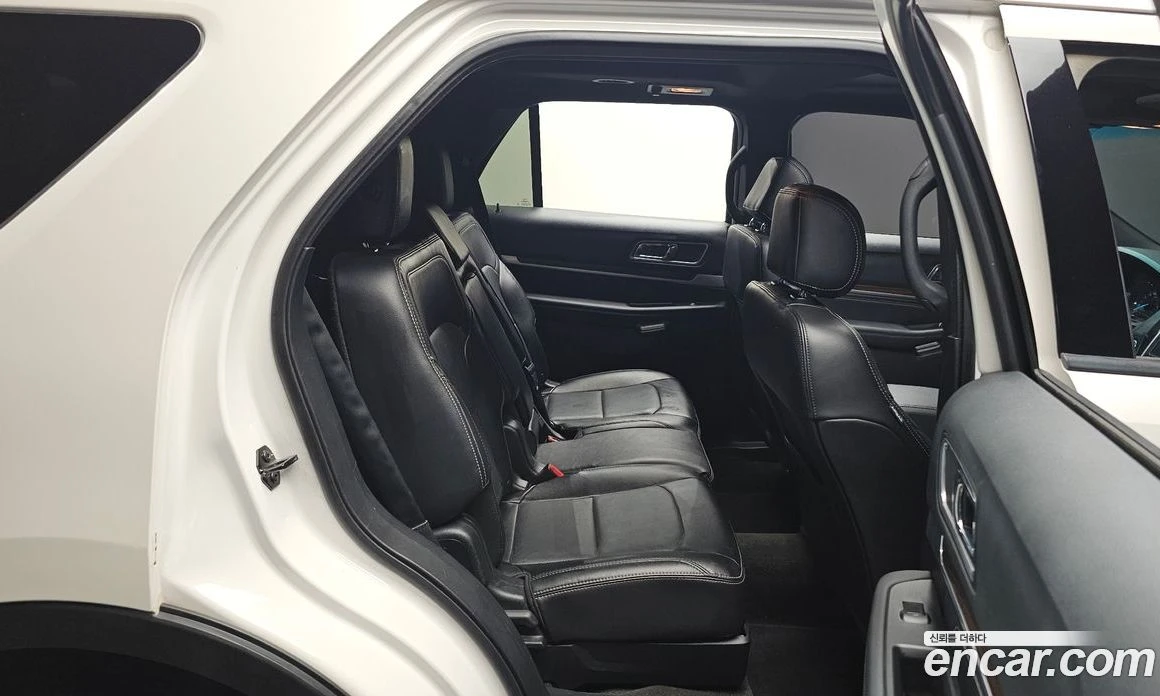 Ford Explorer 2.3 Limited 4WD 5th, снимка 11 - Автомобили и джипове - 55907662