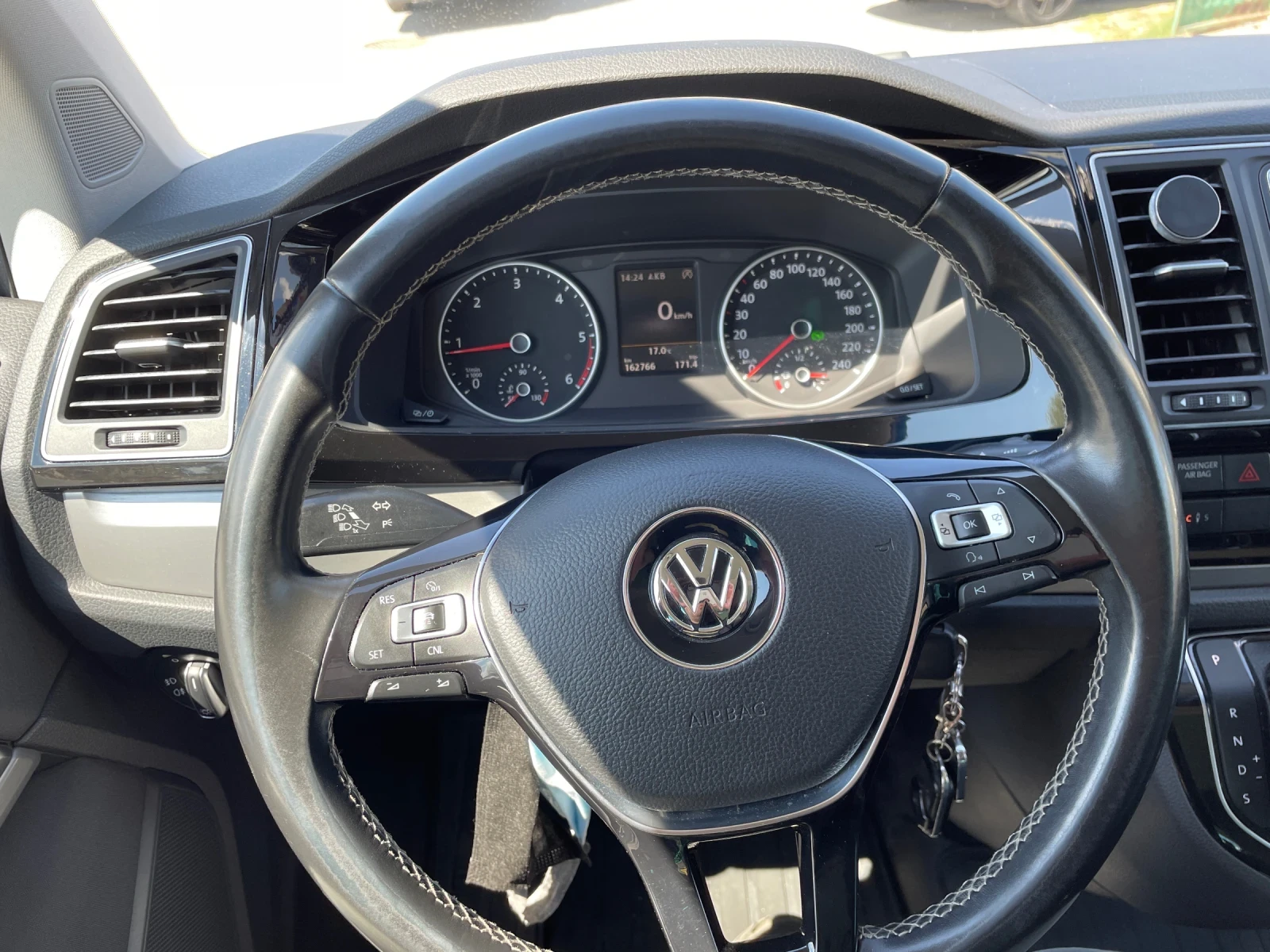 VW Multivan 2000 - изображение 10