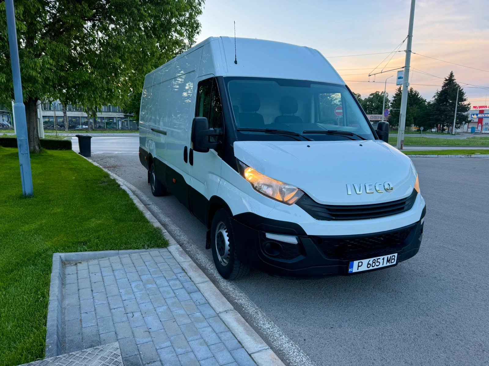 Iveco Daily НАЛИЧЕН!!!МАКСИ!!!КЛИМАТИК!!!ТОП СЪСТОЯНИЕ!!!, снимка 2 - Бусове и автобуси - 54552640