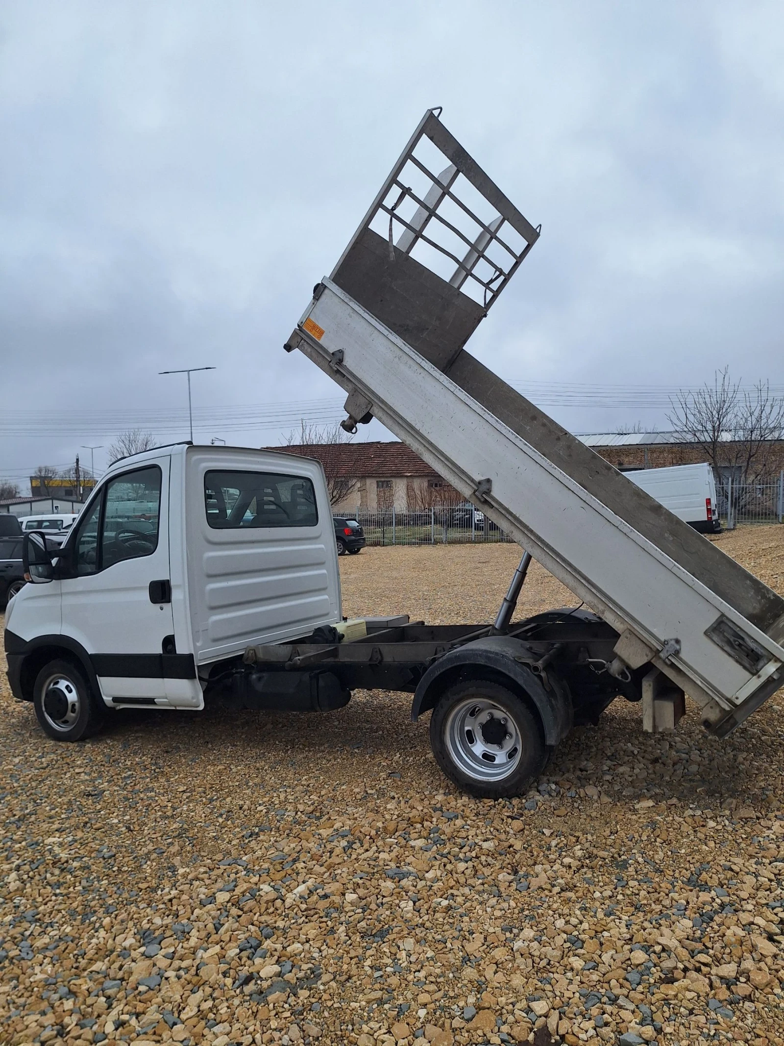 Iveco Daily 35/150-3000дизел Внос Швеюцария122хил. км., снимка 9 - Бусове и автобуси - 54735409