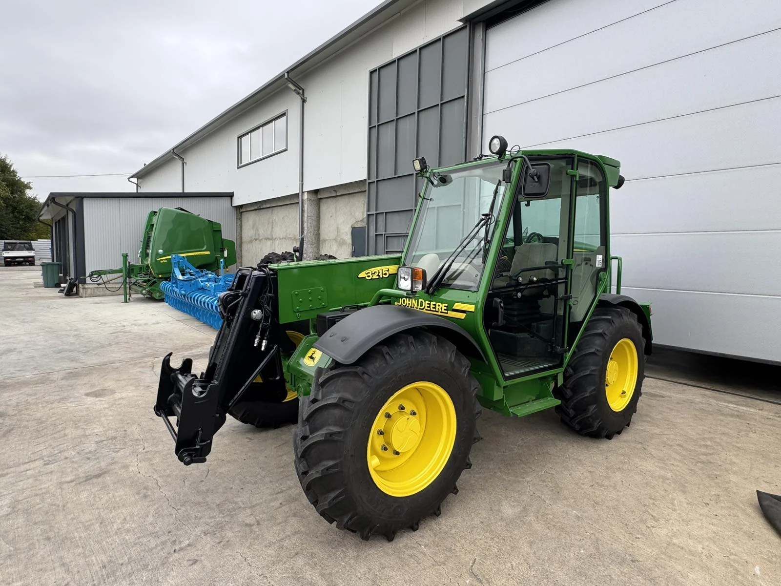 Телескопичен товарач John Deere 3215 - лизинг - изображение 4